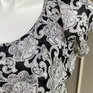 EUC Dressbarn flutter sleeve top, 1X